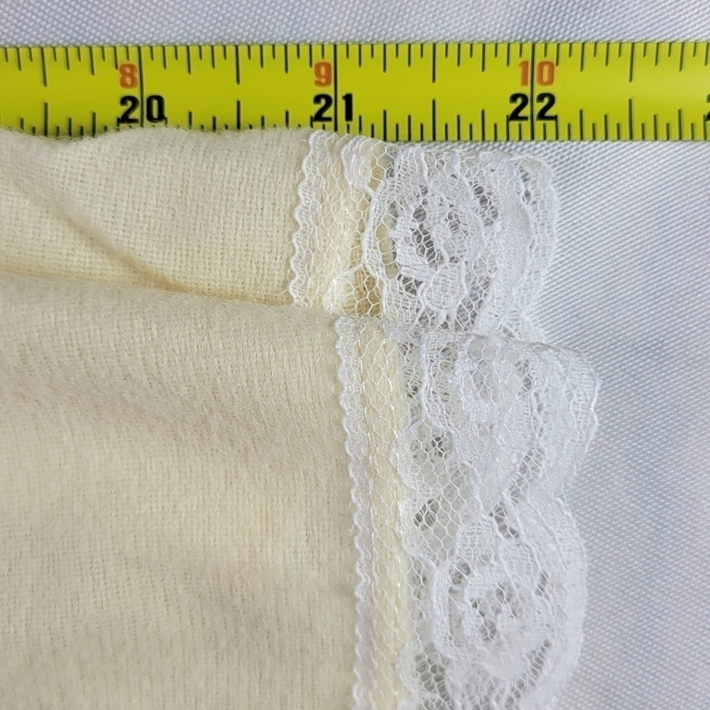 Spotlight Nightgown Sz L Yellow Embroidered White Trim Lace Soft Vintage USA New - Picture 14 of 15